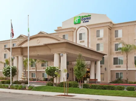 Holiday Inn Express & Suites Fresno (River Park) Hwy 41