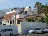 A stone's throw from the Atlantic Ocean - 50 meters to the sea Hotels in Los Silos