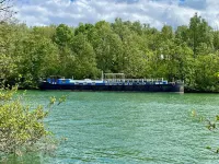 Cosy and convivial houseboat