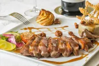 Auberge du Cheval Blanc a Beaumont Pied de bœuf 72500 Hôtels à : Beaumont-Pied-de-Bœuf