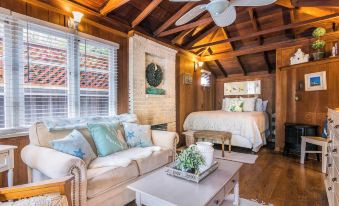 Redwood Hollow Cottages