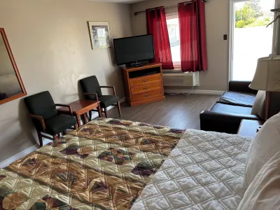 Seven Oakes Motel