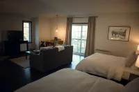 Le Montagnard, Auberge Hôtel & Chalets Hotels in Sutton