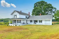 Peaceful Lenoir Home w/ Valley & Mountain Views! - 3-Star