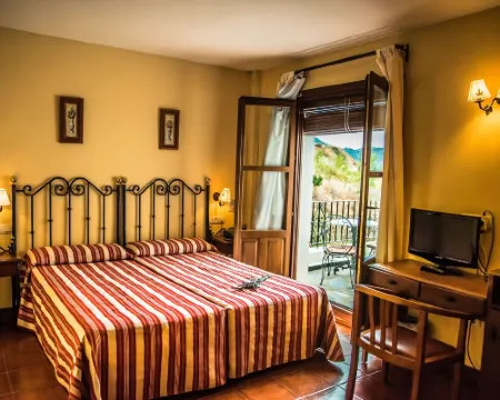 Finca Los Llanos Hotels in Capileira