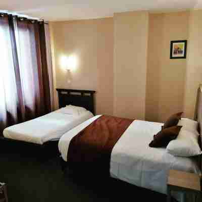 Logis Hôtel Saint Jacques Rooms