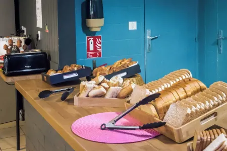 Brit Hotel Limoges Nord Отели в г. Пейрйак