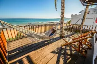 Casa Baronesa Waterfront Villa Hotels in Puerto Villamil