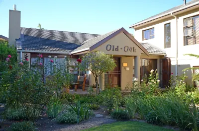 Old Oak Guest House Hotels near The Hollow Tree