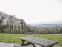 Hillside Lodge