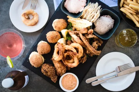 Mount Gambier Hotel Отели в г. Гленберни