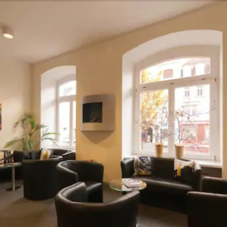GuestHouse Heidelberg Отели рядом с достопримечательностью «Рыночная площадь (Marktplatz)»