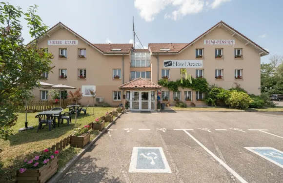 南盧內維爾阿卡西亞南希酒店