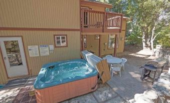 3614 Saddle Road 3 Bedroom Cabin by RedAwning