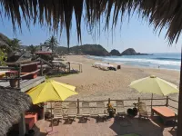 Sebastian de Los Milagros Hotels in Puerto Ángel