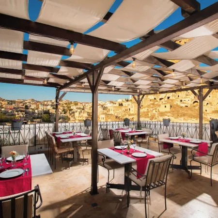 Portal Cappadocia Hotel - Infinity Pool & Castle View