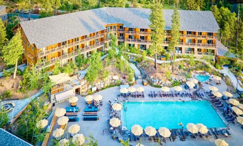 Rush Creek Lodge at Yosemite