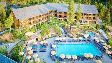 Rush Creek Lodge at Yosemite Отели в г. El Portal