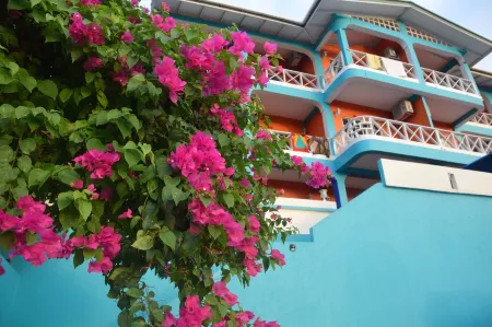 Seabreeze Hotel Отели в г. Ред Гейт