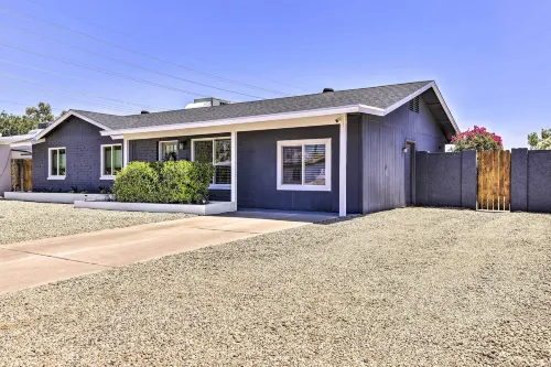 3 Mi to ASU! Snowbird Poolside Escape in Tempe - Holiday bungalows