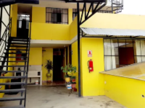 Hospedaje Las Lilas Hotels near Parque de la Identidad Huanca