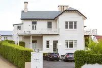 Highbury Apartments - Condos