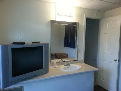 Americana Motel Hotels in Avenel