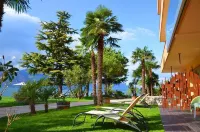 호텔 두 라크 브렌초네 Brenzone sul Garda 호텔