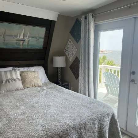 Sol-Mate - 3bdrm/3bath Bayside waterfront Oasis