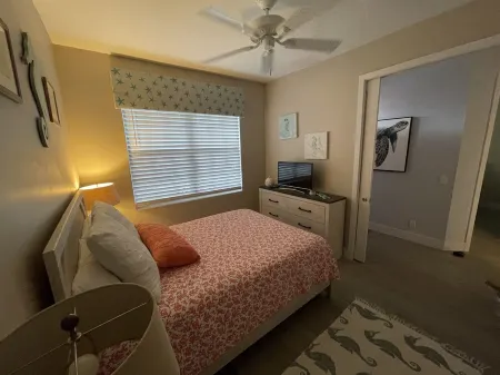 Newly renovated condo with golf cart included,  in Bahama Bch Club, Treasure Cay