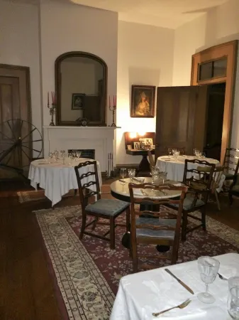 Glenfield Plantation Historic Antebellum Bed and Breakfast Отели в г. Натчез