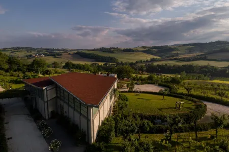 Residenza Roccafiore Отели в г. Acqualoreto