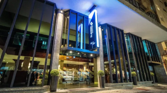 古裡提巴中央斯拉維耶羅飯店