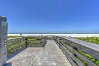Marco Island Condo w/ Patio: Steps to Beach Access - موقف سيارات