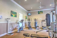 Bright Florida Escape w/ Pool, Near Disney World!