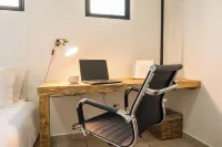 Grand Villa w Private Patio & Parking