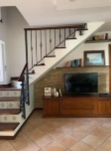 Annygio House - De Vivo Realty