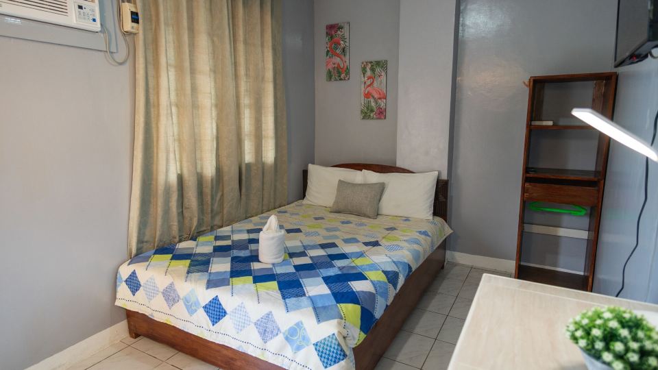 Mellow Apartelle and Tourist Inn
