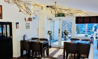 Rusland Pool Hotel