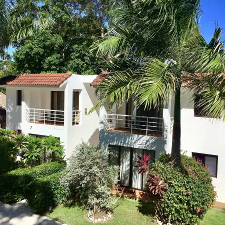 Coral Blanco Hotel