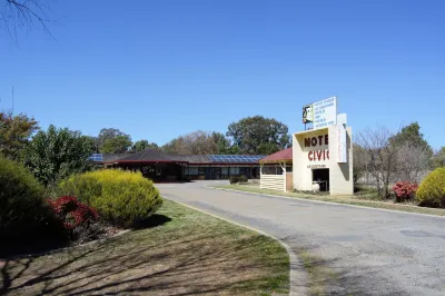 Civic Motor Inn Hotels near Canola Farms