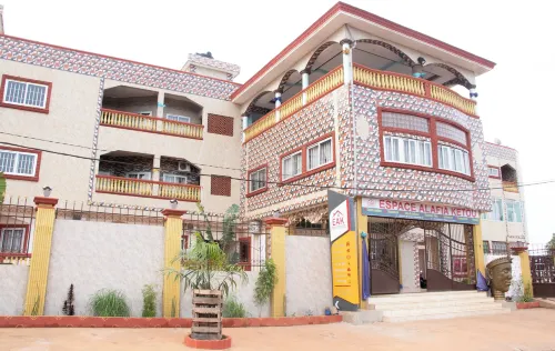 Alafia Hotel Ketou - 3 Sao