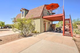 Dreamy Desert Studio w/ Deck + Pool Access!