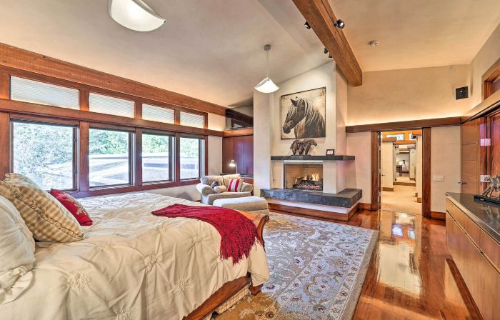Sun Valley Estate w/ Private Pool, Theater & Gym