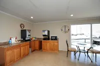 Instalodge Hotel and Suites Karnes City
