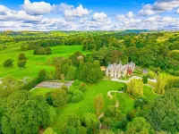 Kendal - Gothic Hall - Luxury Rooms or Apartment