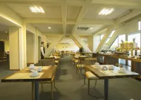 Hotel Tower Inn & Suites - Frühstück
