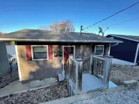 GORGEOUS LAKE FRONT 3BR Entire Home with Private Dock & Pet Friendly!