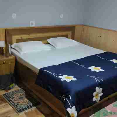 Juniper Home Kaza by Mountain Bee Rooms