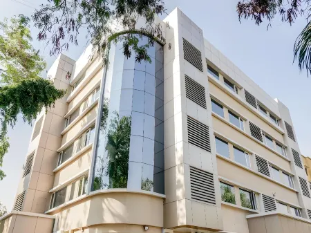 7 Apple Hotel Pimpri Pune Отели рядом с достопримечательностью «Технологический институт Арми»